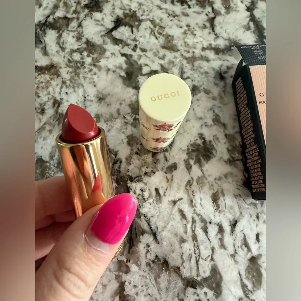 New! Gucci Rouge à Lèvres Voile Lipstick in Janet Rust